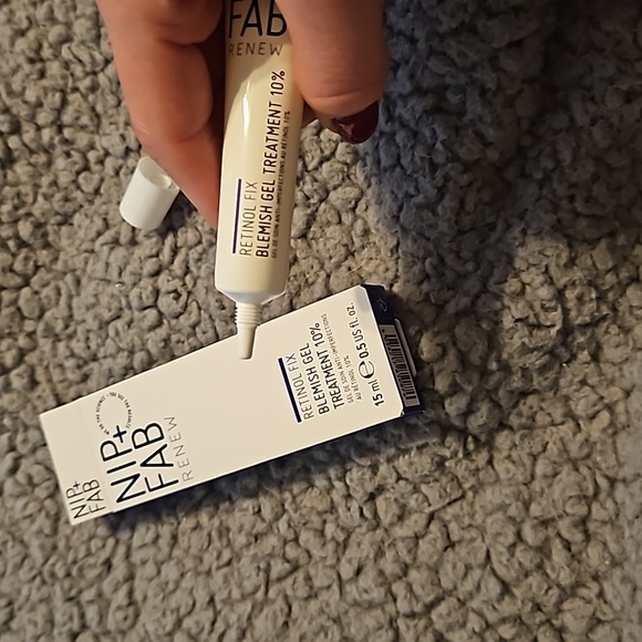 Nip+Fab Retinol Fix Blemish Treatment Gel 10% - Picture 10 of 11
